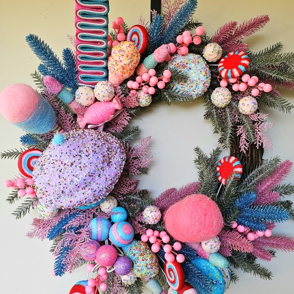 Candyland Christmas wreath 6 - Picture 7 of 11